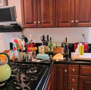 Kitchenorganizationbefore